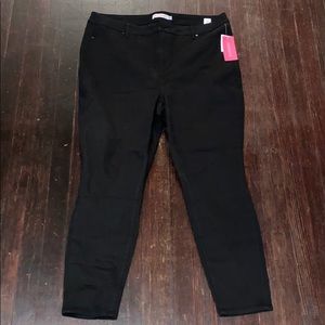 I am selling Plus Size skinny jeans.